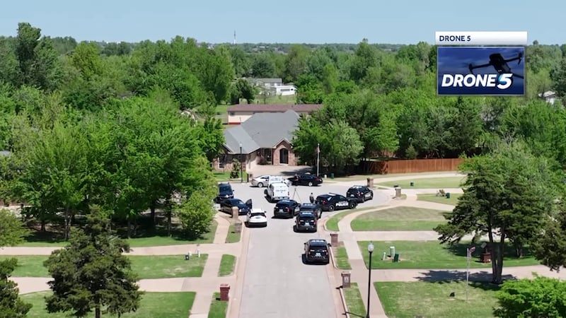La policía de Oklahoma City fue llamada el lunes a una casa en el lado suroeste de la ciudad y...