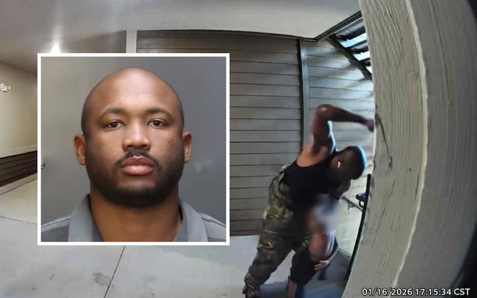 La policía dijo que Paul Thames, de 29 años, es el hombre que aparece en las imágenes de la...