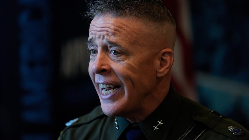 El jefe de la Patrulla Fronteriza, el general Greg Bovino, habla con reporteros de The...