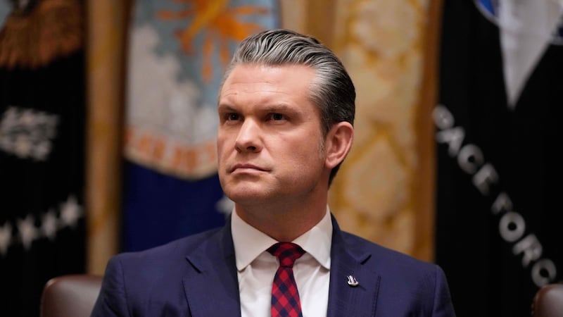 El secretario de Defensa de Estados Unidos, Pete Hegseth, durante una reunión de gabinete con...